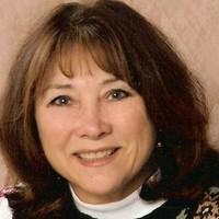 headshot of Jo Lewandowski